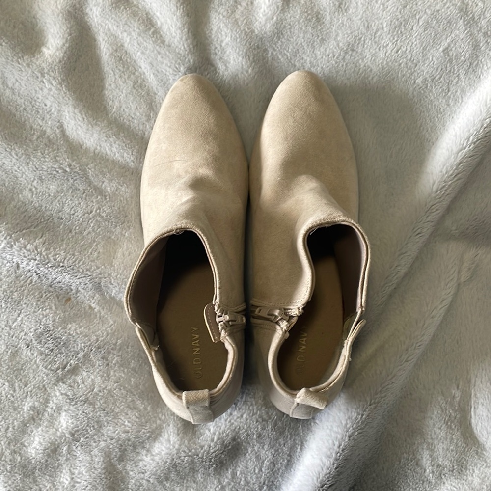 Old Navy woman’s booties